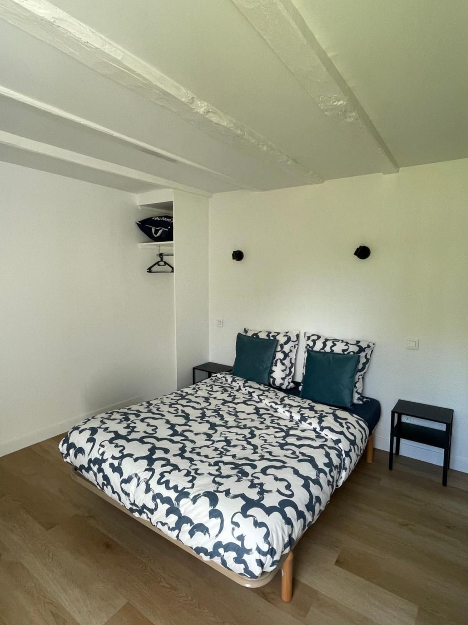 Au Pied Leve Hotel Calorguen Екстериор снимка