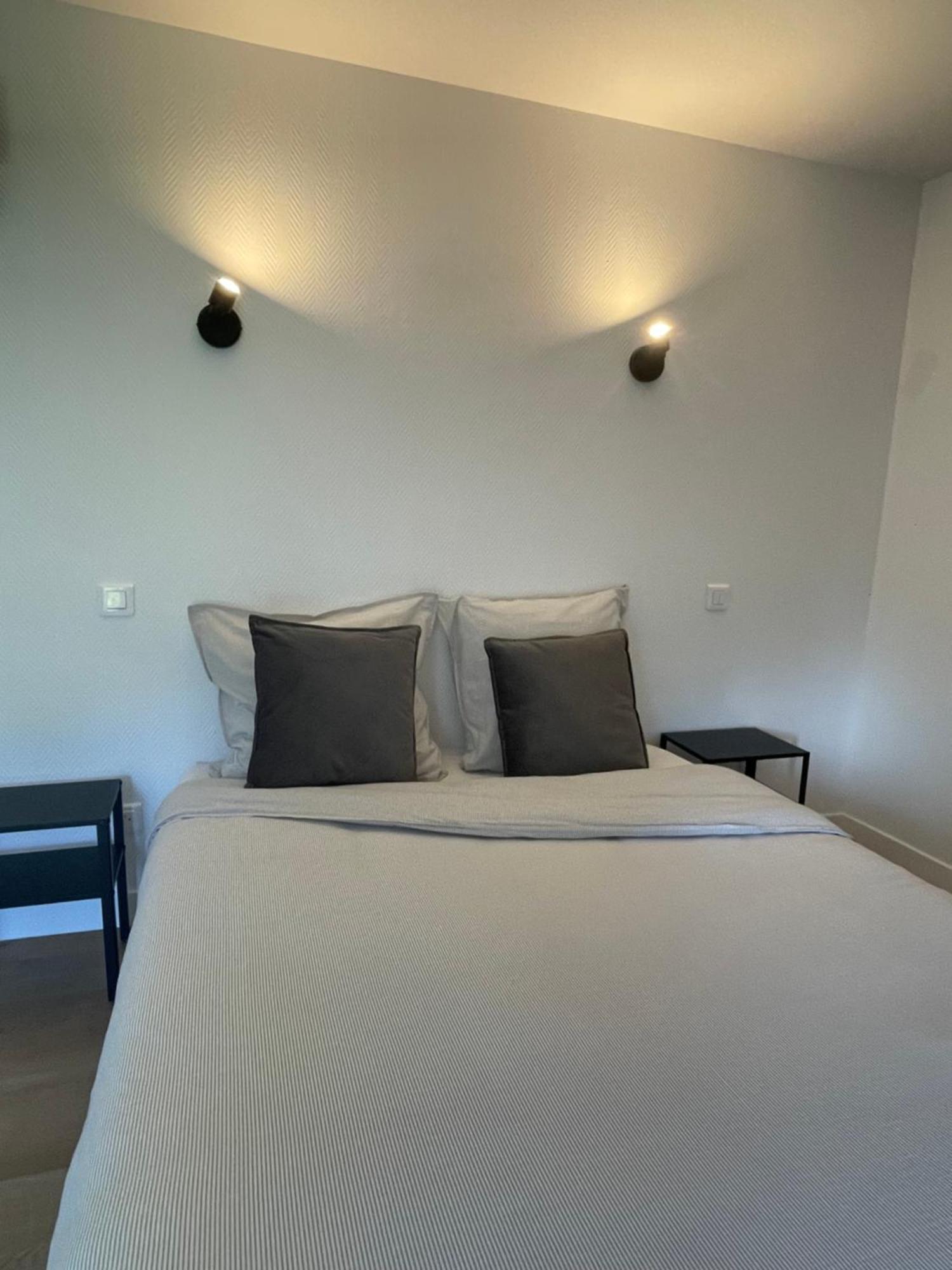 Au Pied Leve Hotel Calorguen Екстериор снимка